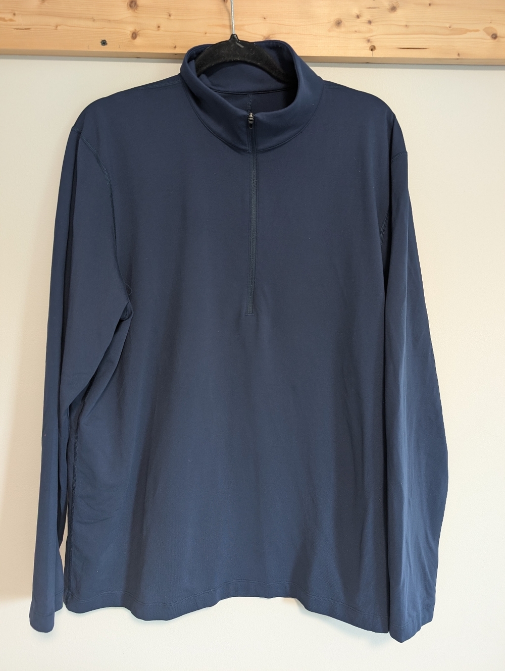 Lululemon Men's Soft Jersey Half Zip Large In Navy